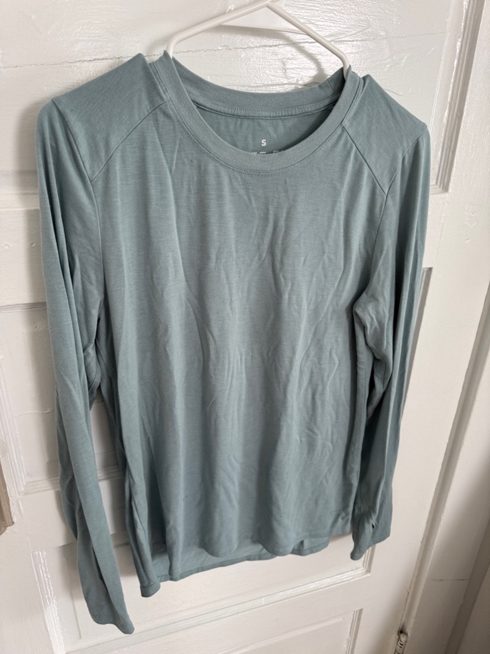 Free Fly Apparel Women's Long-Sleeve Crewneck in Dusty Blue